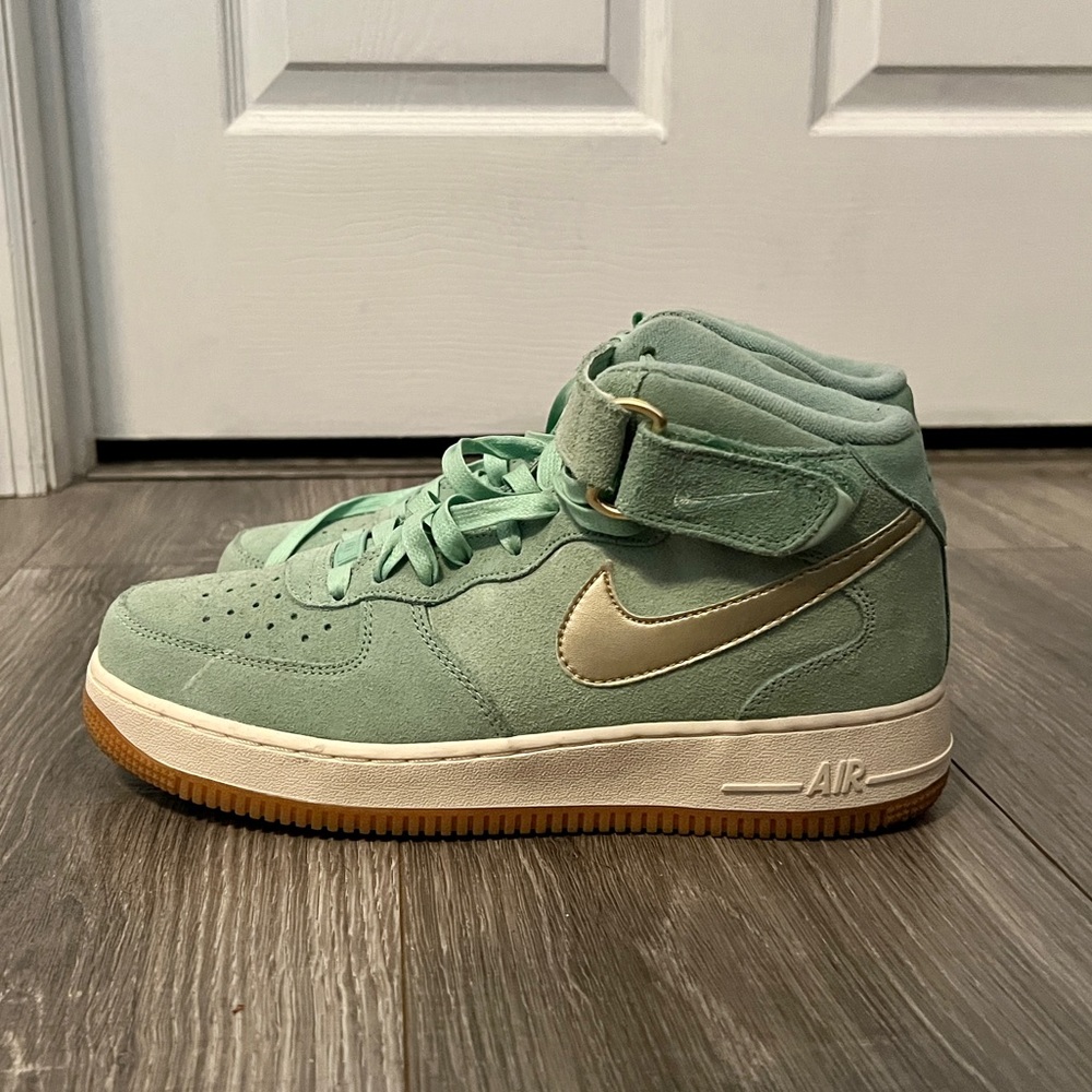 Teal and Gold Women’s 9.5 Nike Air Shoes